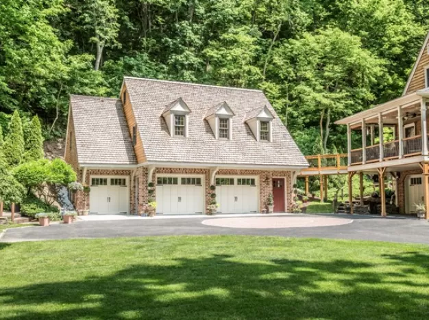 Garage roof cedar